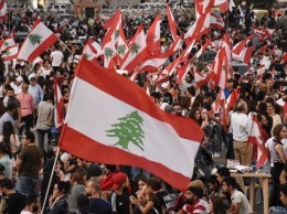 В Бейруте полиция разогнала протестующих слезоточивым газом и водометами