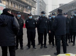 В Китае неизвестным вирусом заболели более 60 человек
