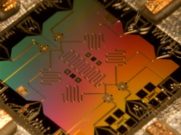 Ученые приблизились к превращению обычных процессоров в квантовые