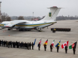 Самолет мелитопольской авиабригады доставил из Ирана на родину тела погибших украинцев