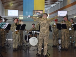 В аэропорту Днипра состоялся концерт-реквием в память о героях обороны ДАП