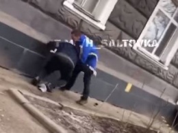 В Харькове пьяный рецидивист избивал ногами лежачего пенсионера, - ВИДЕО