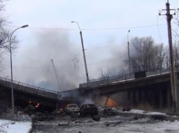 ''Чтоб злые б*ндеры не приехали'': в Донецке показали, как сейчас выглядит взорванный в 2015 году Путиловский мост