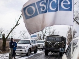 ОБСЕ зафиксировала на границе с Россией колонну грузовиков и автобусов с людьми