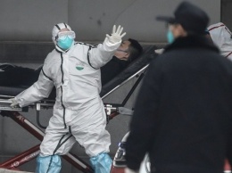 Смертельный вирус: в Италии установят термосканеры для авиарейсов с Китая
