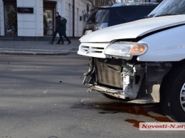 В центре Николаева столкнулись «Ситроен» и «Деу»