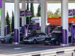 Еще одна сеть АЗС в Крыму снижает цены на топливо