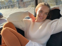 Мини и ботфорты на шпильках: Наталья Водянова блеснула стройными ногами на форуме в Давосе