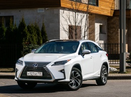 Lexus RX сохранил лидерство в премиум-сегменте в России в 2019 году