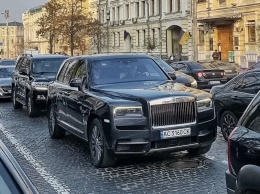 Хорошо живем: внедорожники Bentley и Rolls-Royce заполонили даже отдаленные уголки Украины