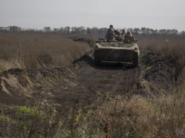 На Донбассе с начала суток оккупанты трижды обстреляли украинских военных