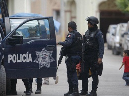 Девять человек стали жертвами нападения неизвестных на гостиницу в Мексике