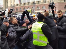 Митинг за русский язык в Харькове закончился столкновениями (ФОТО, ВИДЕО)