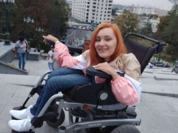Украли инвалидную коляску у девушки в Харькове
