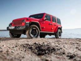 Превзойти Рубикон: УАЗ «Патриот» vs Jeep Wrangler Rubicon - сражение «проходимцев» в снежной стихии