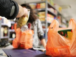 В Украине хотят запретить бесплатную раздачу пластиковых пакетов