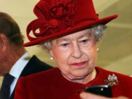 У королевы Елизаветы II есть личный iPad и тайный аккаунт на Facebook (Фото)