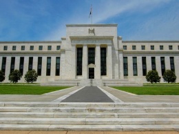Центробанк США сохранил процентную ставку и объяснил почему