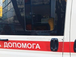 Вынесли все: в Днепре ограбили машину скорой помощи