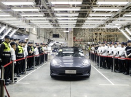 Tesla временно закрывает завод в Шанхае