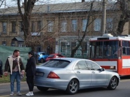 В Николаеве над водителем, который насмерть сбил человека, устроили самосуд (ФОТО)