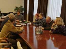 Геннадий Фукс и Владимир Москаленко продолжают борьбу за библиотеку