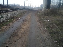 Стальные руки безработных кладоискателей, в Павлограде, все жестче сжимают горло железной дороги