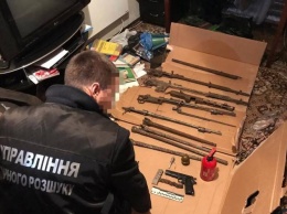 У боевика "ЛНР" изъяли "арсенал" оружия, боеприпасов и взрывчатки