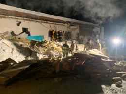 В Новосибирске из-за снега обрушилась крыша кафе. Один человек погиб