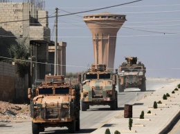 Пункт назначения неизвестен: колонна турецкой техники пересекла границу Сирии