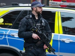 У мужчины с ножом, которого застрелили в Лондоне, был муляж взрывного устройства - полиция