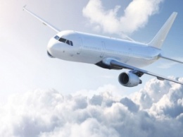 Инженеры объяснили, почему самолеты красят в белый цвет