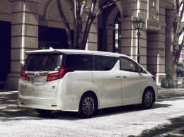 На вэне Toyota Alphard нашли неисправные ремни безопасности