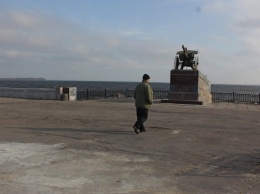 В Никополе возложат цветы к памятнику «Пушка»