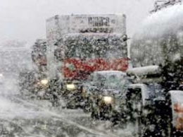 Спасатели предупредили украинцев о сильных снегопадах со вторника и до конца недели