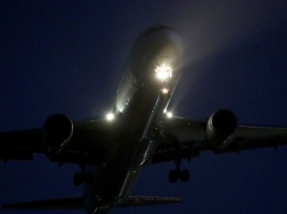 Самолет Air Canada с 128 пассажирами на борту аварийно сел в Мадриде