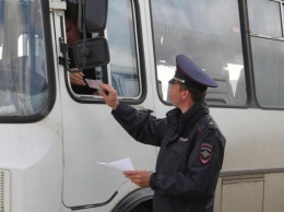 В Крыму сотрудники ГИБДД пресекают нелегальные перевозки пассажиров