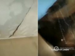 В общежитии Днепра потолок рухнул прямо на студентов: видео ЧП