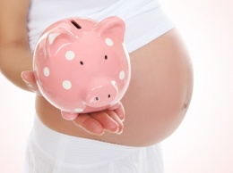 Сколько в Украине платят за беременность и как в Днепре оформить выплаты