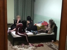 В Одессе преступники нападали на клиентов борделя: их сдавали проститутки