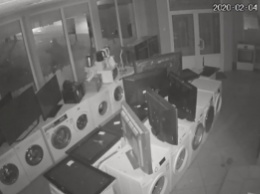 Появилось видео ночного погрома в центре Мелитополя