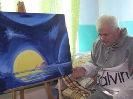 На Херсонщине мужчина, от которого отказались родные, пишет картины в больничной палате