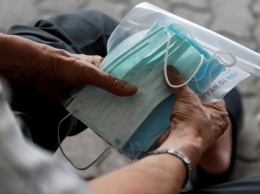 На круизном лайнере в Японии у 10 пассажиров выявили коронавирус: 3700 человек не могут сойти на берег