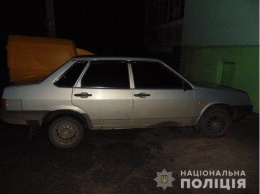 На Николаевщине мужчина пытался угнать авто, но разбудил владельца сигнализацией
