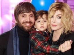Семья в сборе: Ирина Билык показала редкие фото с мужем и сыном