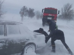 Одесчину замело, авто застряли в снежных заносах