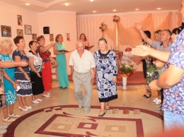 Крымчане с разным «стажем» супружества могут принять участие в торжествах, посвященных их свадебным юбилеям в отделах ЗАГС
