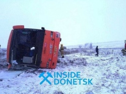 На оккупированном Донбассе по пути в Крым перевернулся автобус, 2 погибших, 22 раненых