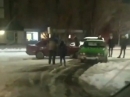Непогода стала причиной аварии в центре Мелитополь (видео)