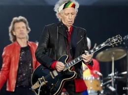 Гитарист Rolling Stones Кит Ричардс бросил курить в 75 лет